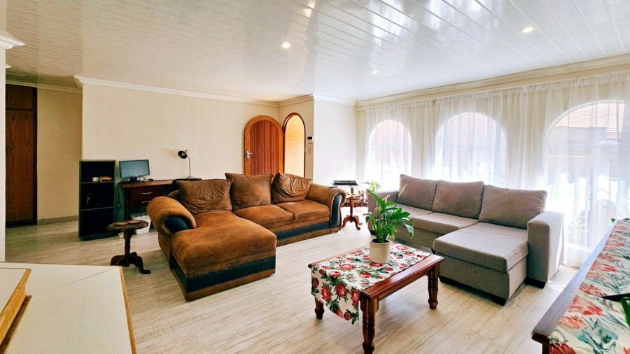 2 Bedroom Property for Sale in Heuwelsig Free State
